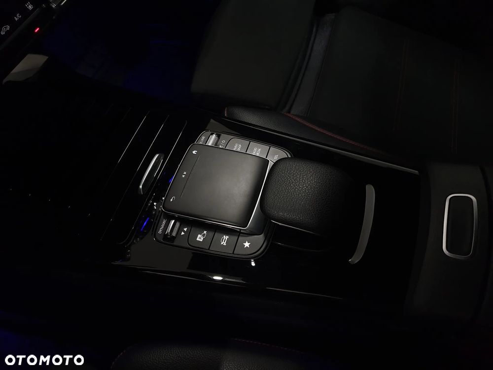 Mercedes-Benz CLA 250 7G-DCT - 34