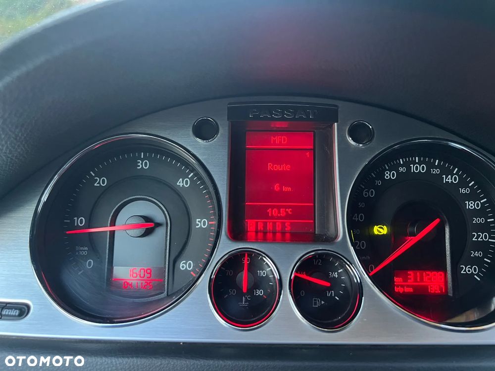 Volkswagen Passat ver-2-0-tdi-highline-dsg - 8