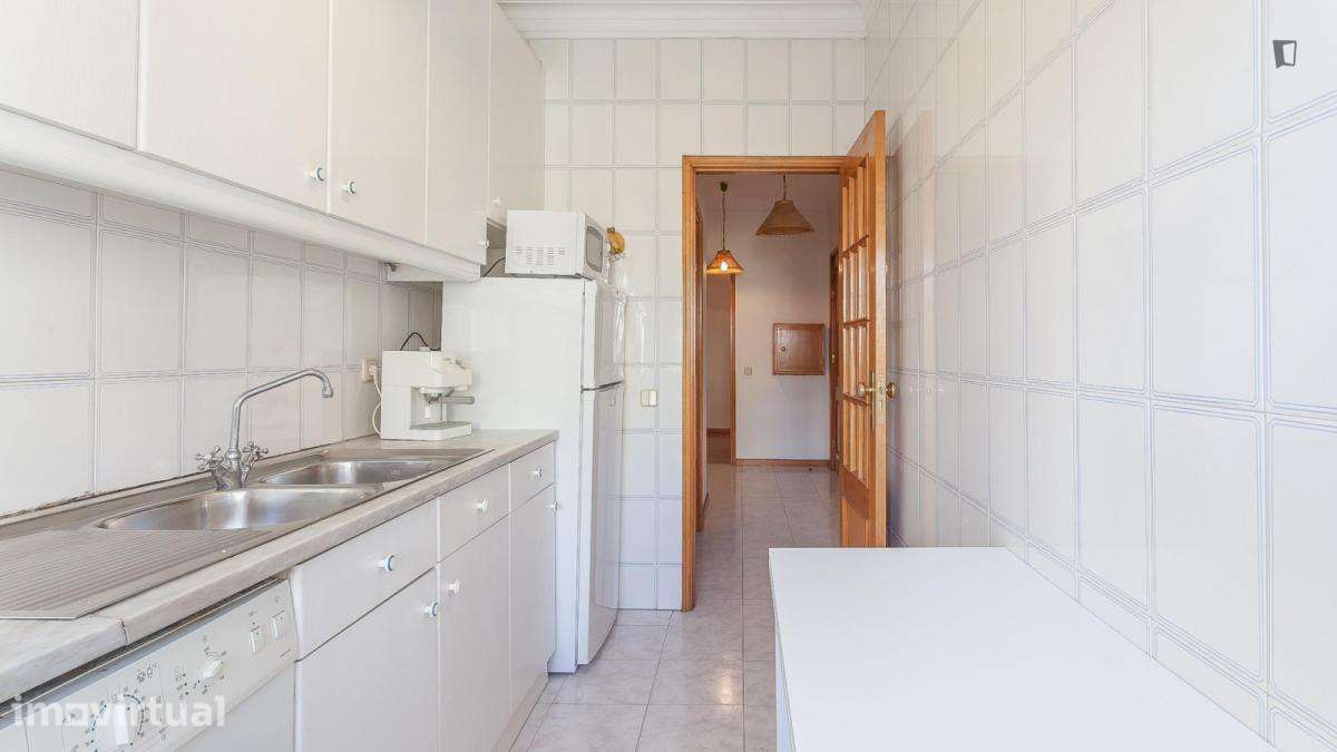 Quarto - localizado em Paranhos Porto - Grande imagem: 5/16