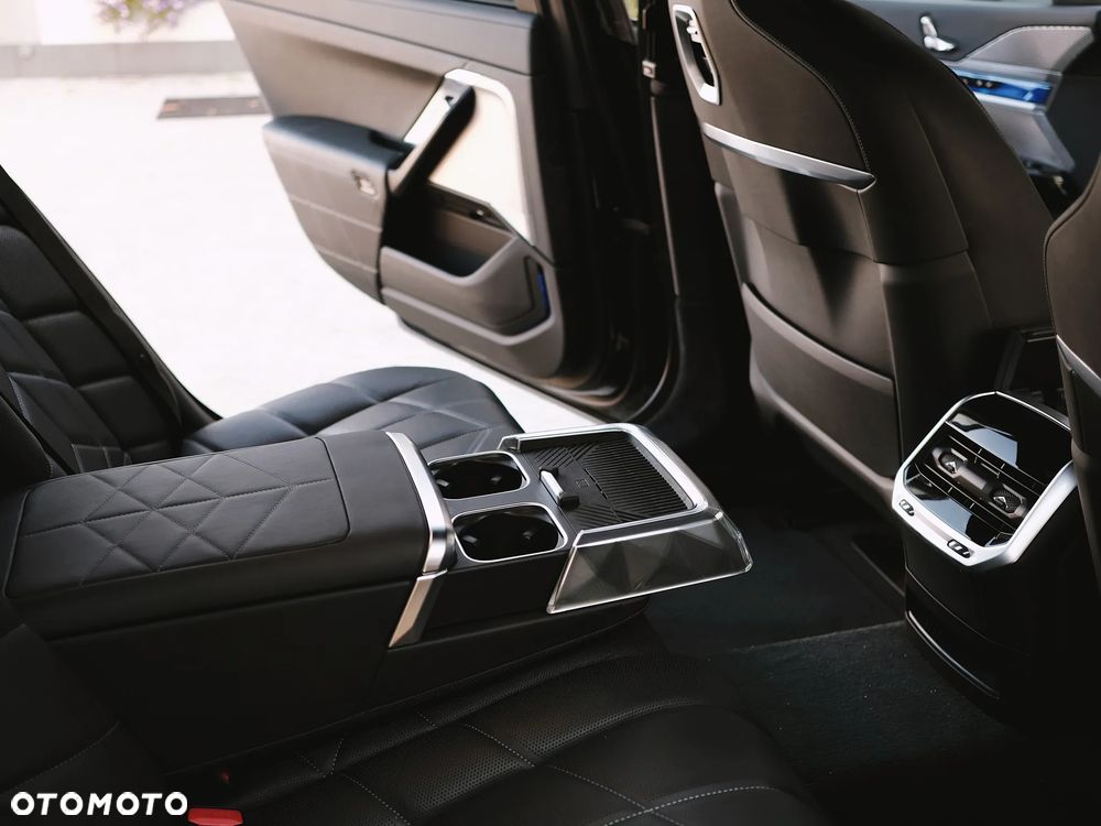 BMW Seria 7 - 13