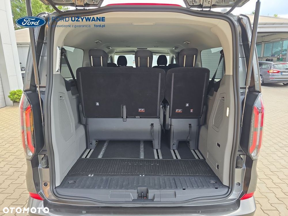 Ford Tourneo Custom - 11