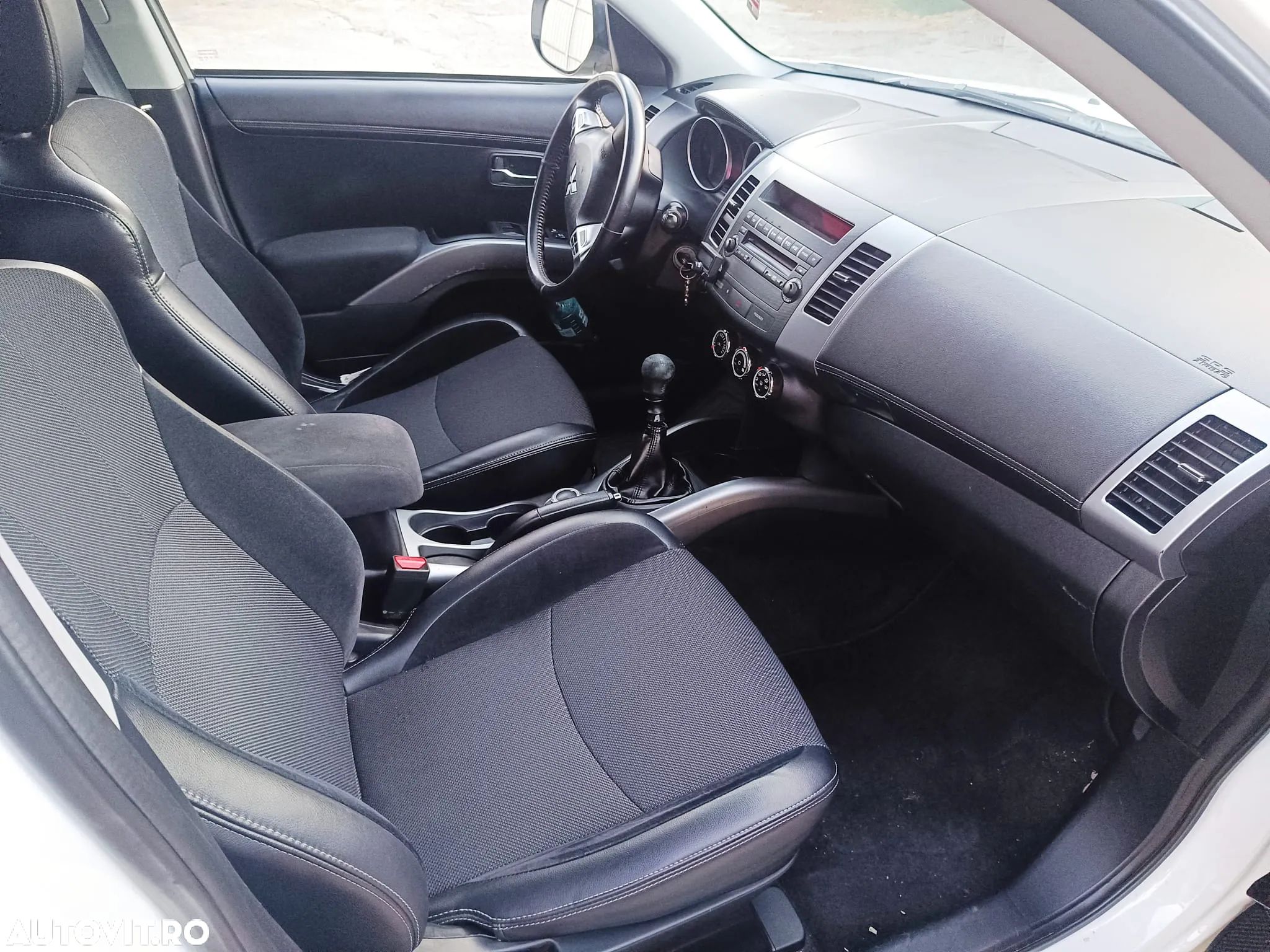 Mitsubishi Outlander 2.2 DI-D 4WD Instyle - 11