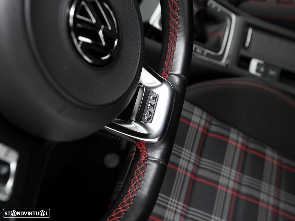VW Golf 2.0 TSi GTi Performance - 15