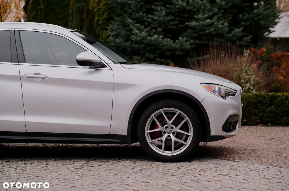 Alfa Romeo Stelvio - 20
