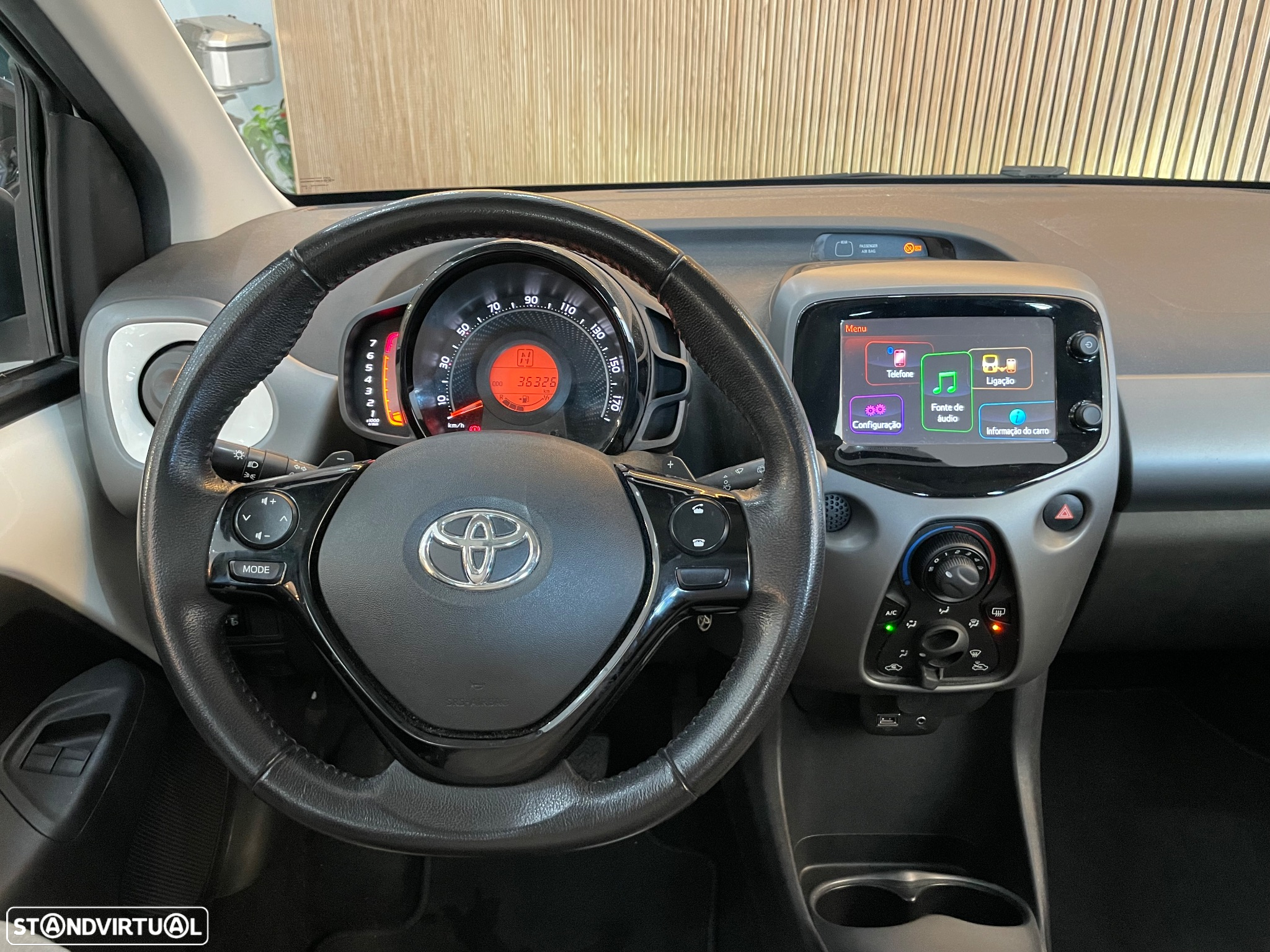 Toyota Aygo 1.0 X-Play Plus MM - 3