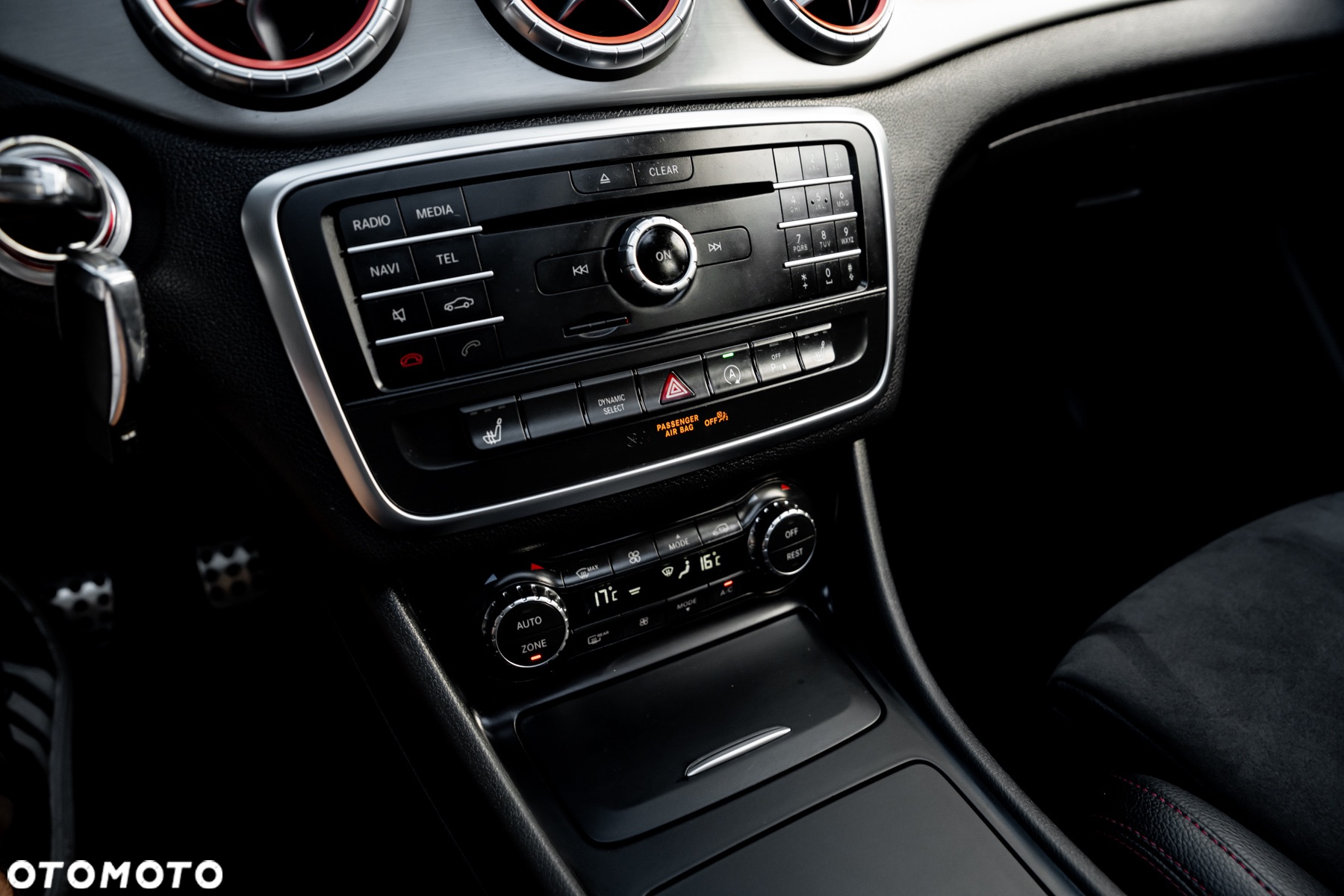 Mercedes-Benz CLA 250 7G-DCT AMG Line - 39