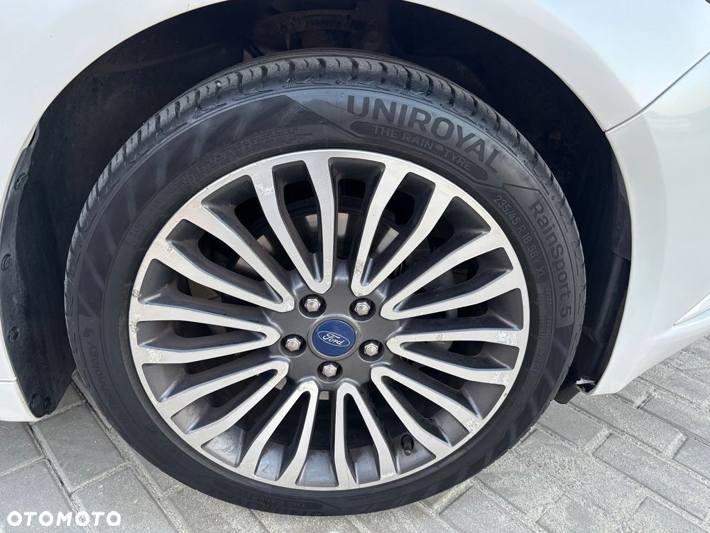 Ford Fusion 2.0 EcoBoost Titanium - 32