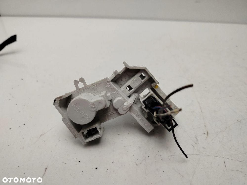 AUDI A3 8P 5D LIFT 08R- WKŁAD GNIAZDO LAMPY LEWY TYŁ W KLAPE 8P4945257C - 3