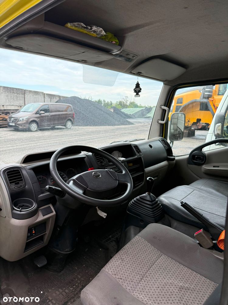 Nissan NT400 - 5