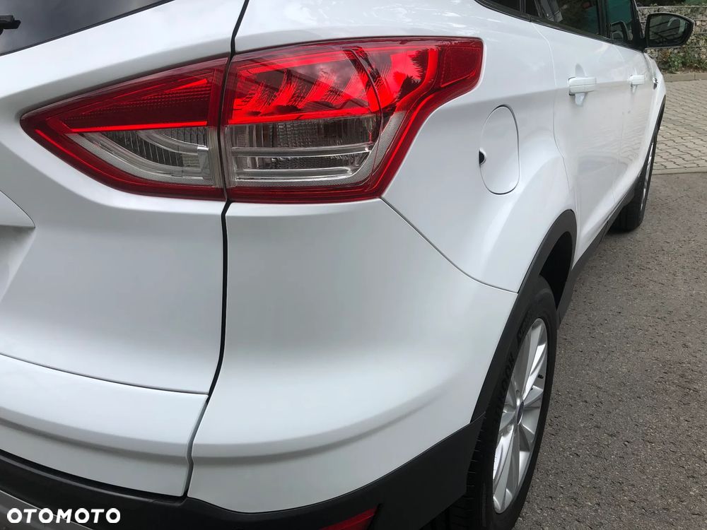 Ford Kuga 2.0 TDCi 2x4 Titanium - 22
