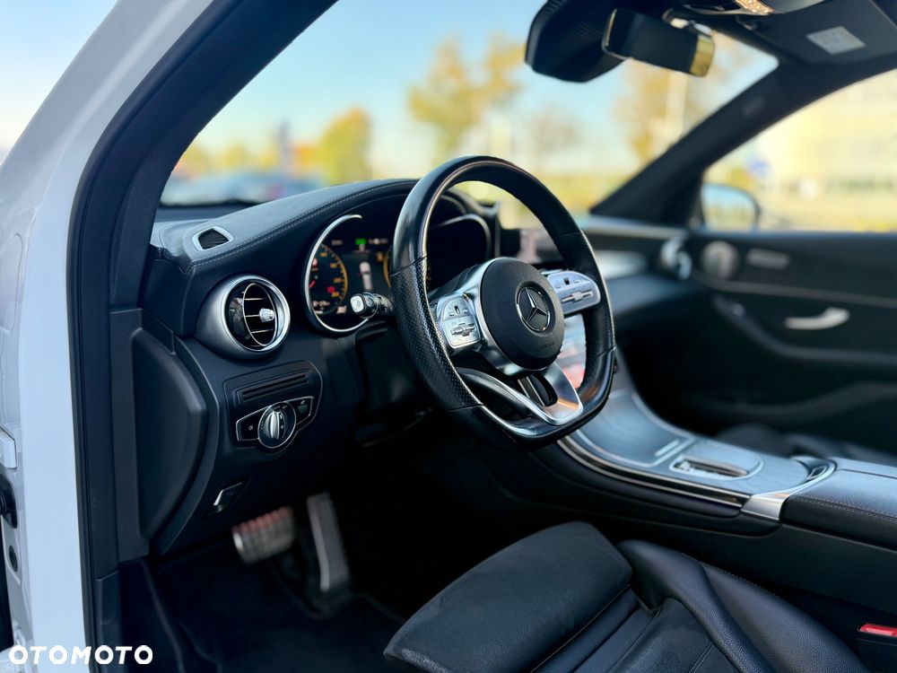 Mercedes-Benz GLC 300 e 4-Matic Business Edition - 19
