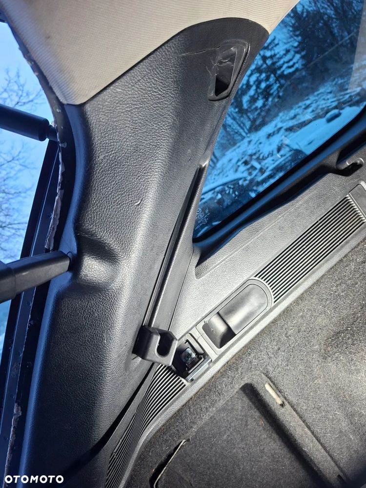 Mocowanie półki/rolety bagażnika Mazda 6 GH KOMBI