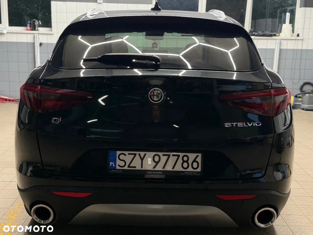 Alfa Romeo Stelvio - 7