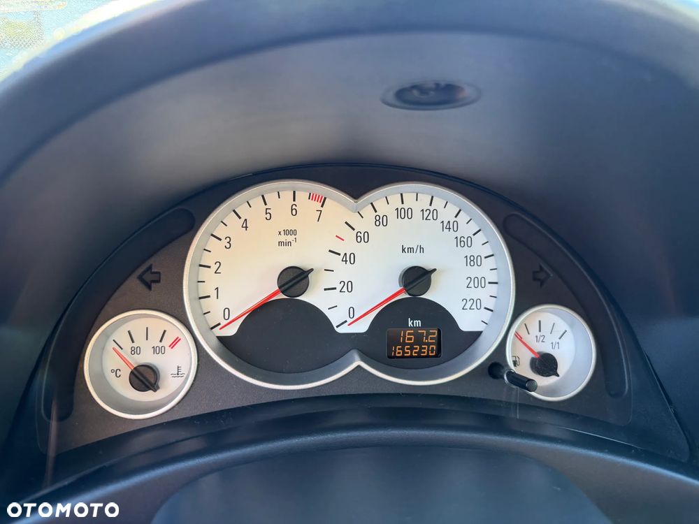 Opel Corsa 1.4 16V Sport - 9