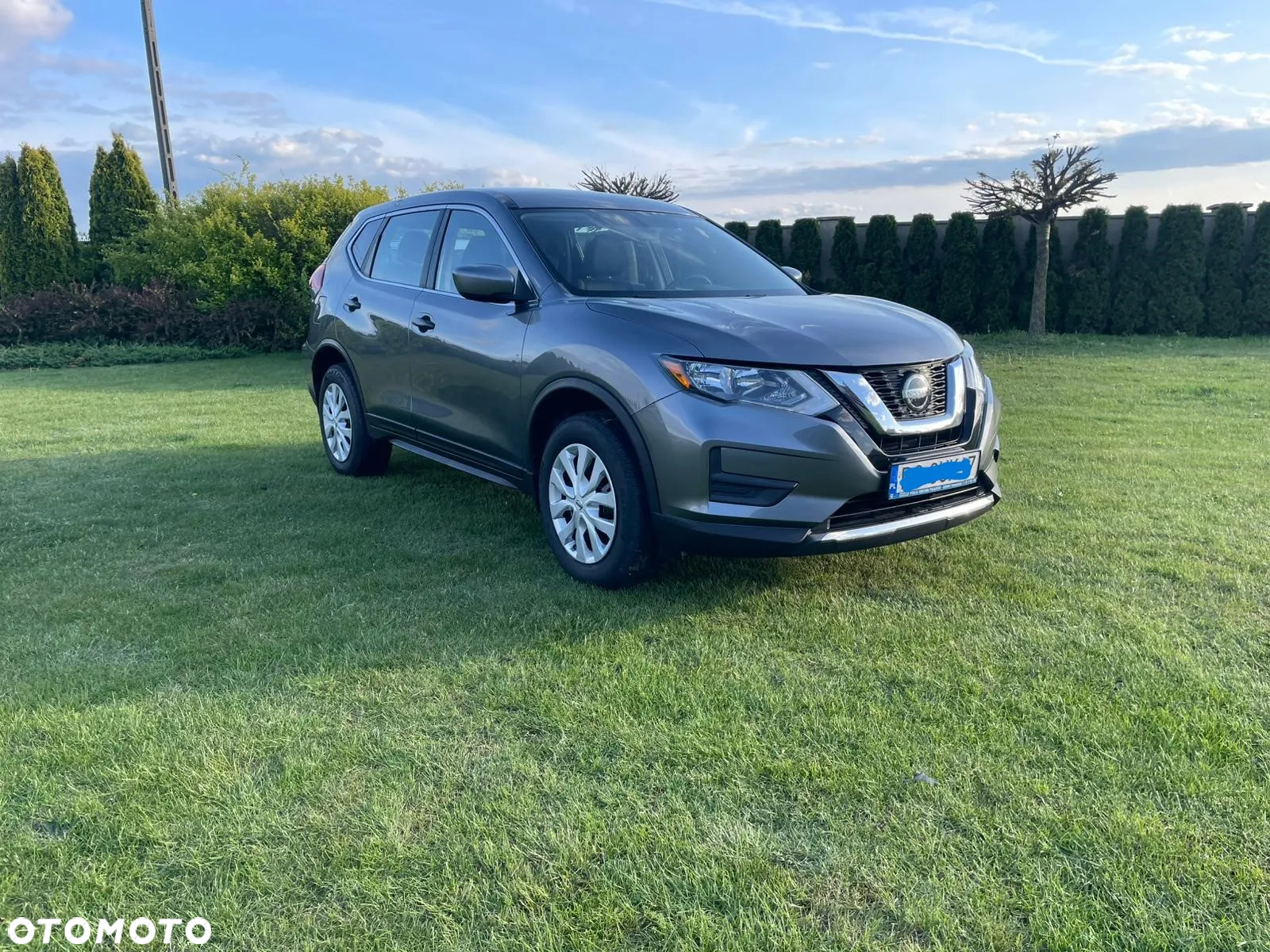 Nissan Rogue - 2