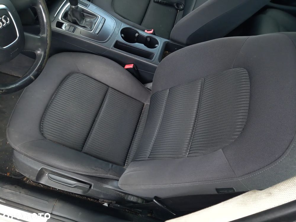 Audi A4 B8 fotel przód przedni prawy - 3
