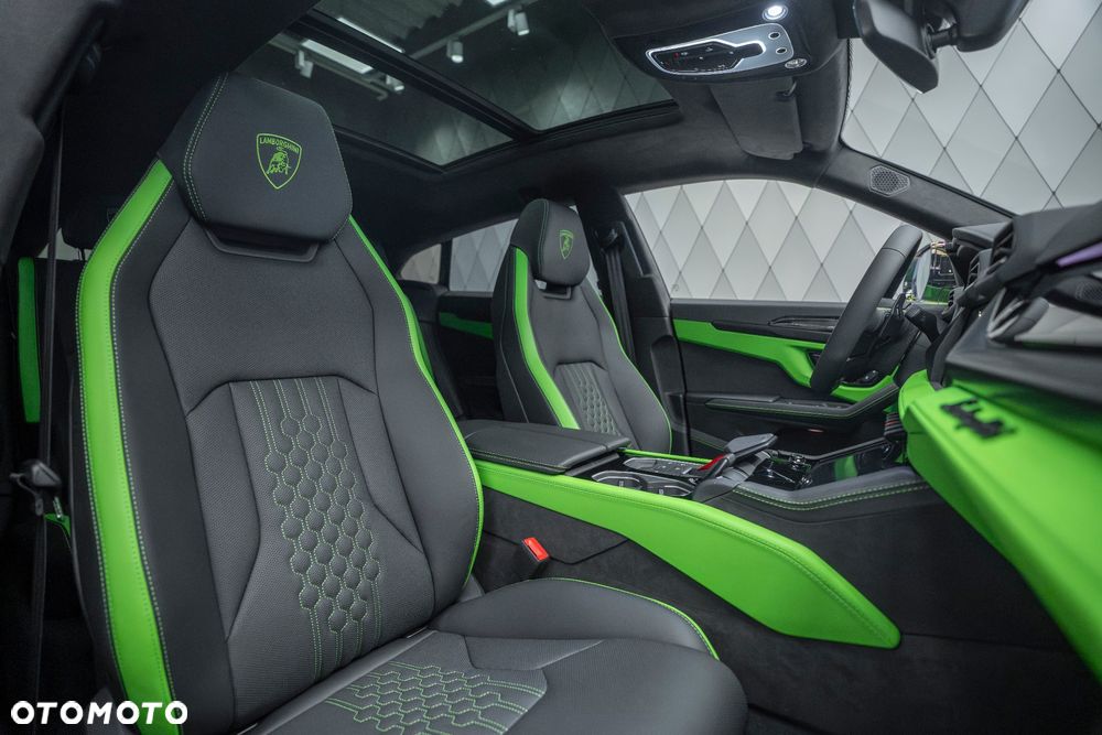 Lamborghini Urus - 17