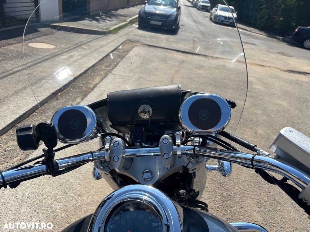 Suzuki Boulevard C109RT - 11