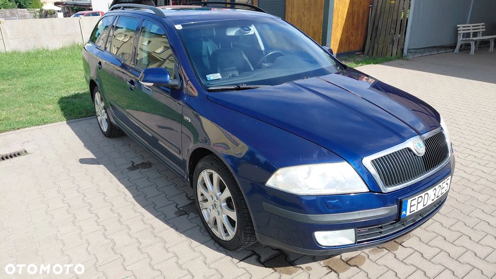 Skoda Octavia 2.0 FSI Automatik Laurin & Klement - 2