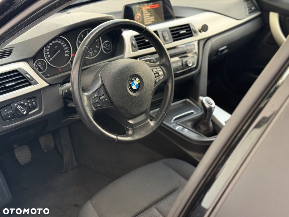 BMW Seria 3 316d - 17