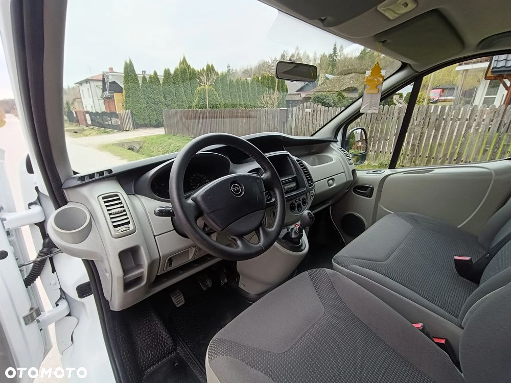 Opel Vivaro - 10