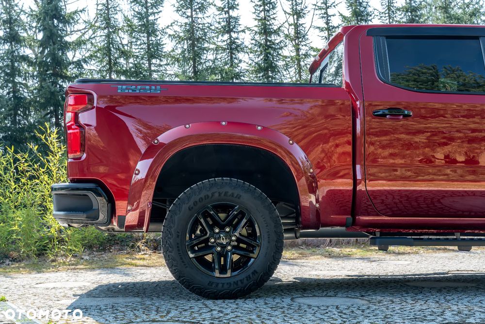 Chevrolet Silverado - 16