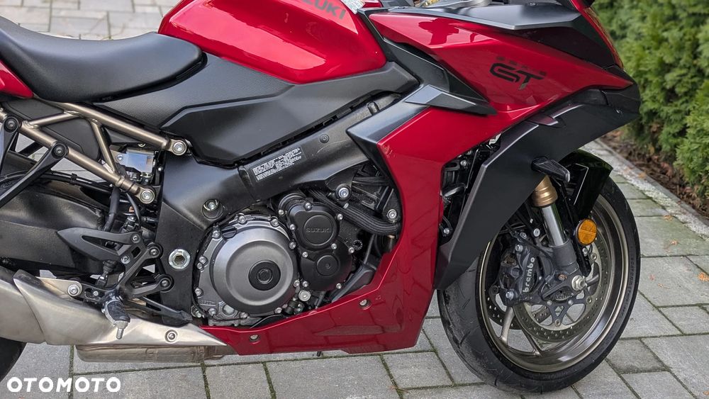 Suzuki GSX - 24