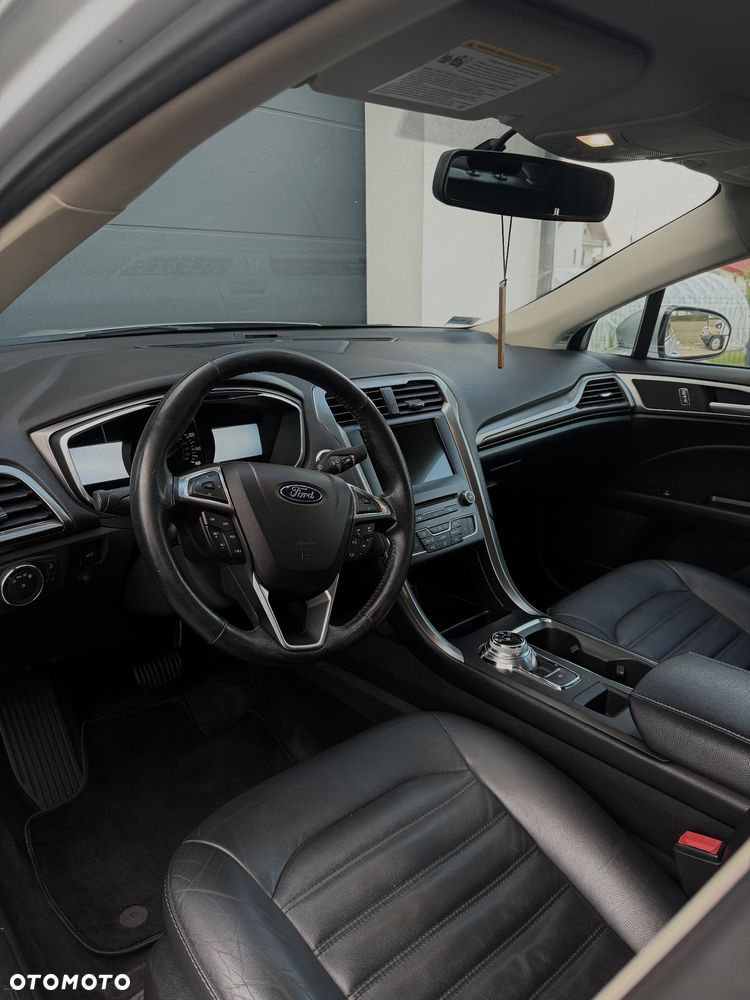 Ford Fusion - 6