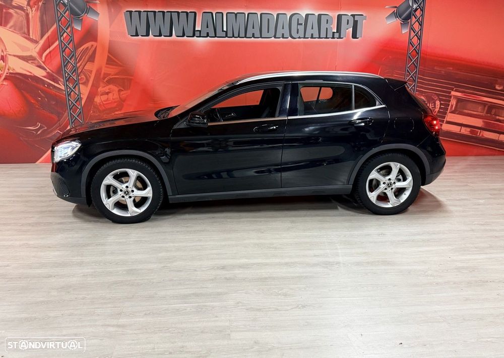 Mercedes-Benz GLA 180 Urban - 2