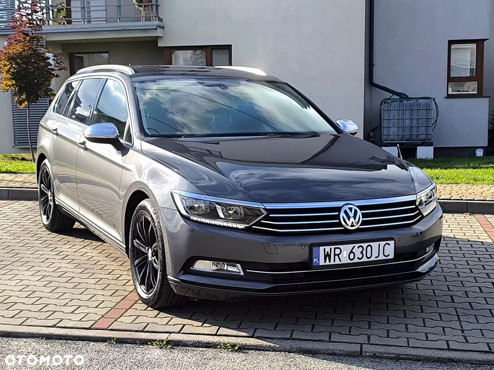 2016 Volkswagen Passat, photograph 12