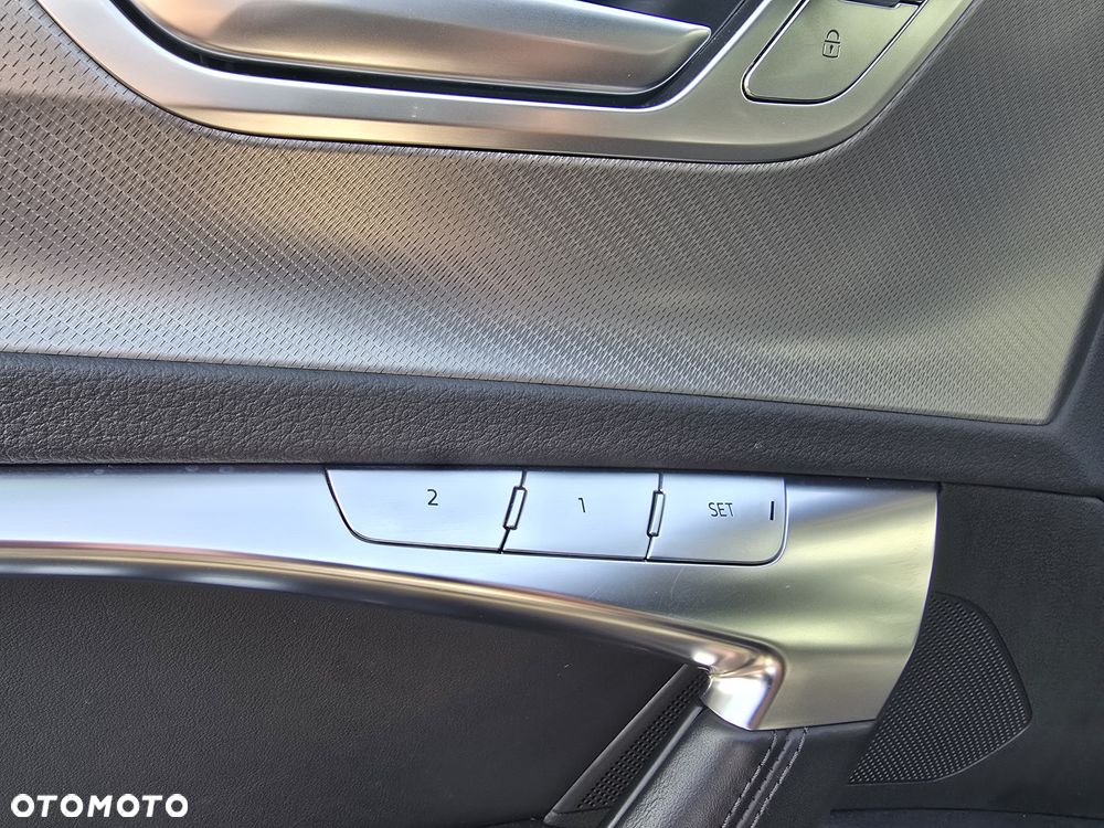 Audi A6 Avant 40 TDI quattro S tronic - 15