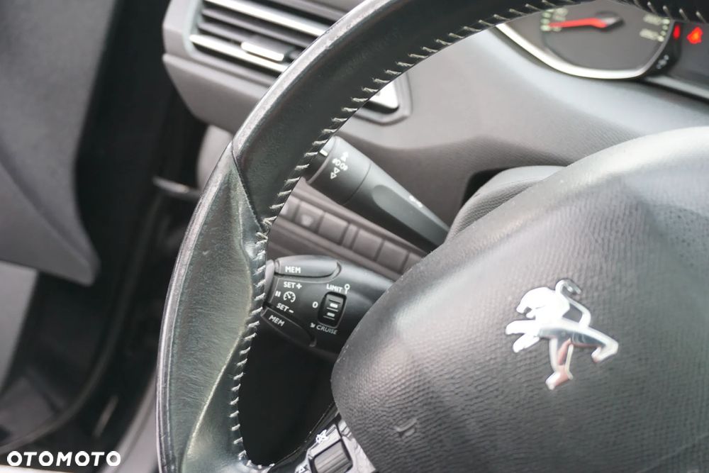 Peugeot 308 BlueHDi 120 EAT6 Stop & Start Allure - 22