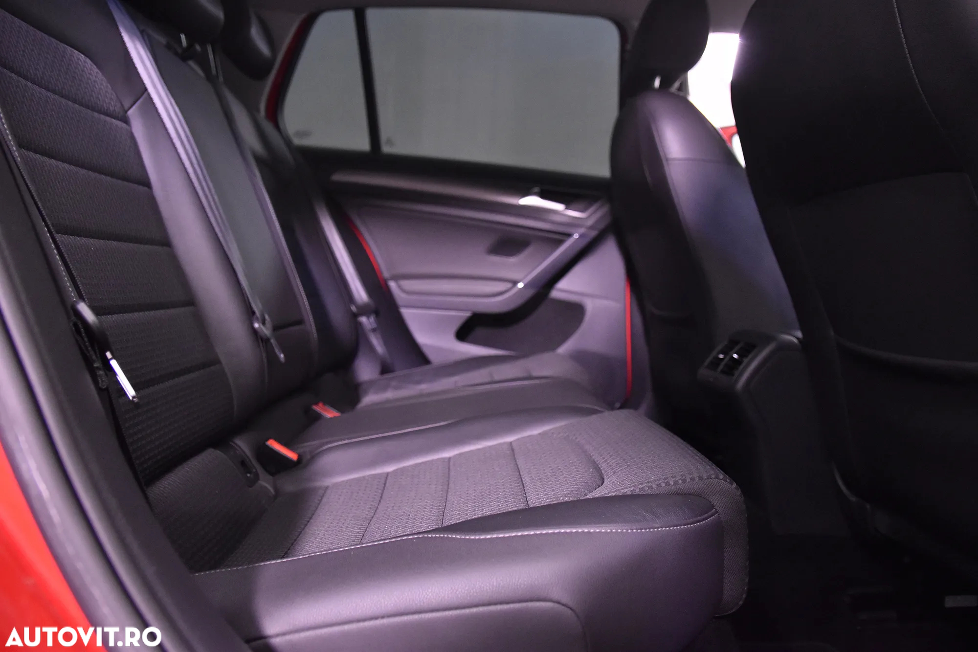 Volkswagen Golf - 12