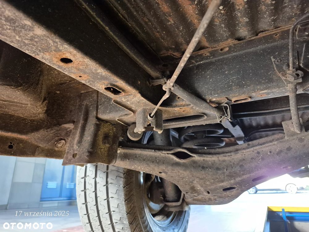 Volkswagen Caravelle GL - 25