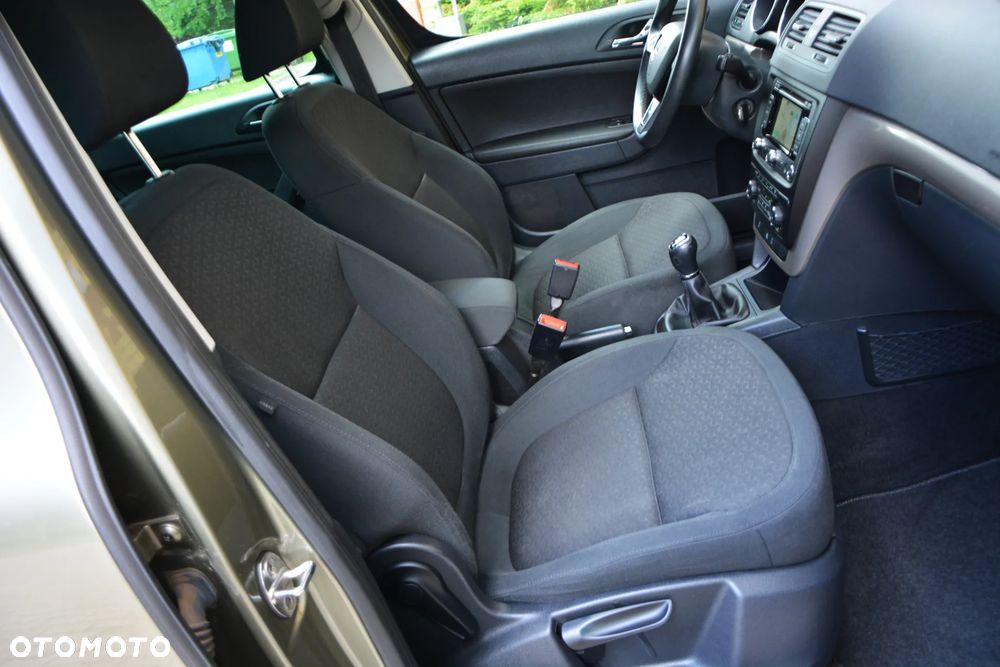 Skoda Yeti 2.0 TDI 4x4 Experience PLUS EDITION - 35