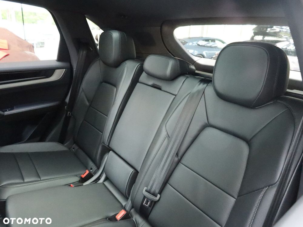 Porsche Cayenne - 13