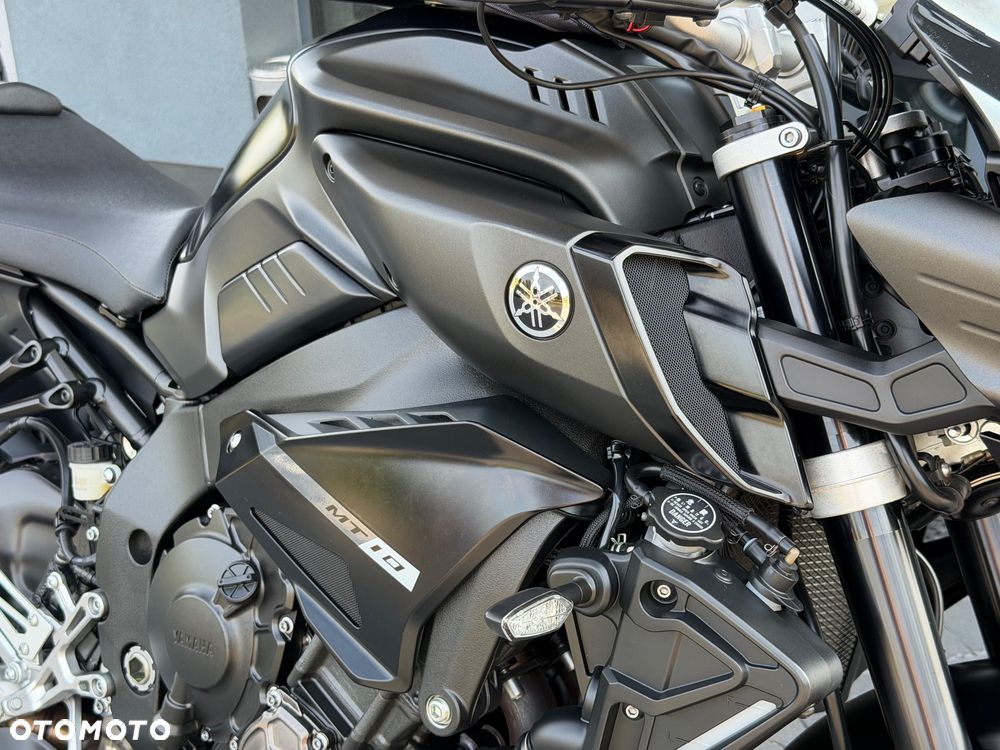 Yamaha MT - 17
