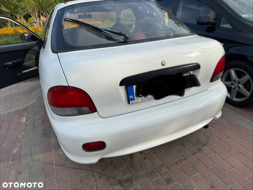 Hyundai Accent - 4