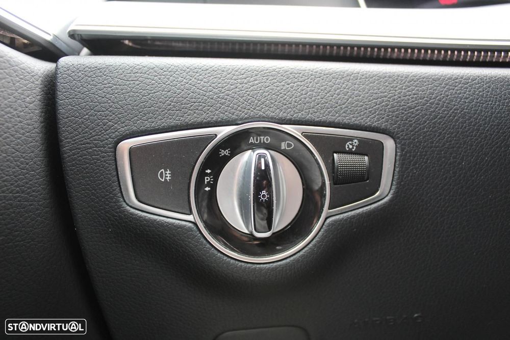 Mercedes-Benz E 300 de AMG Line - 13