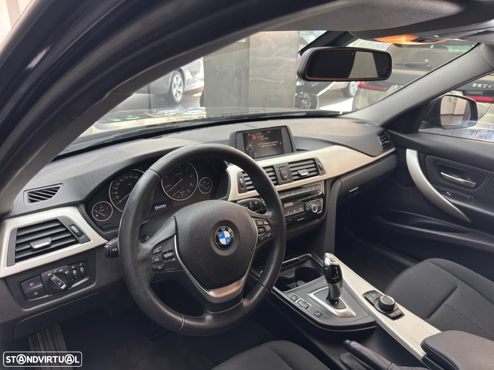 BMW 318 d Line Sport Auto - 35