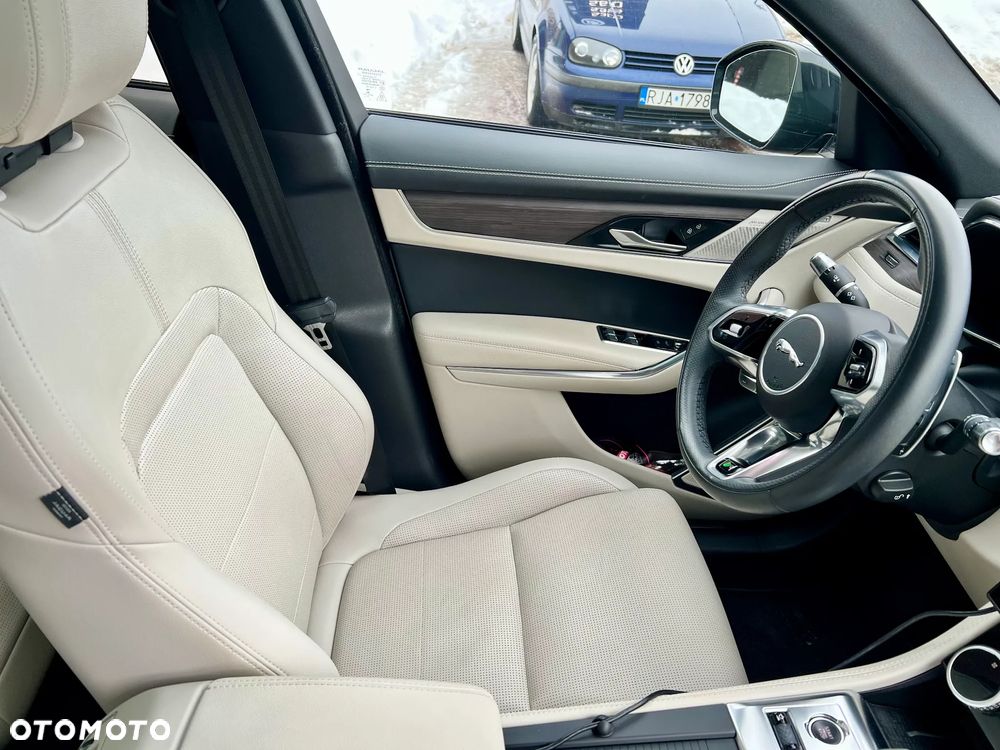 Jaguar F-Pace P400 AWD R-Dynamic S - 10