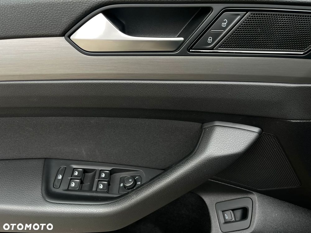 Volkswagen Passat 2.0 TDI EVO Essence - 13