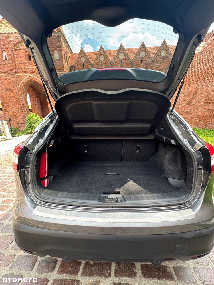 Nissan Qashqai 1.2 DIG-T N-Connecta EU6 - 19