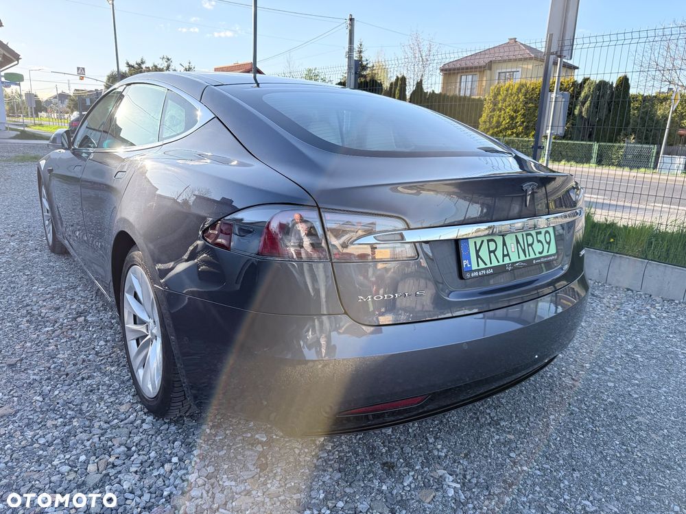 Tesla Model S - 9