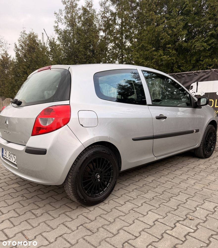 Renault Clio - 6