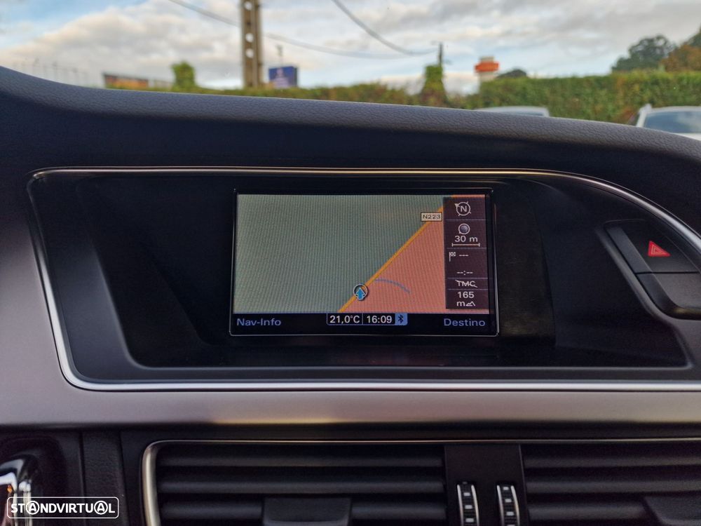 Audi A4 2.0 TDI multitronic Business Line S-line - 31