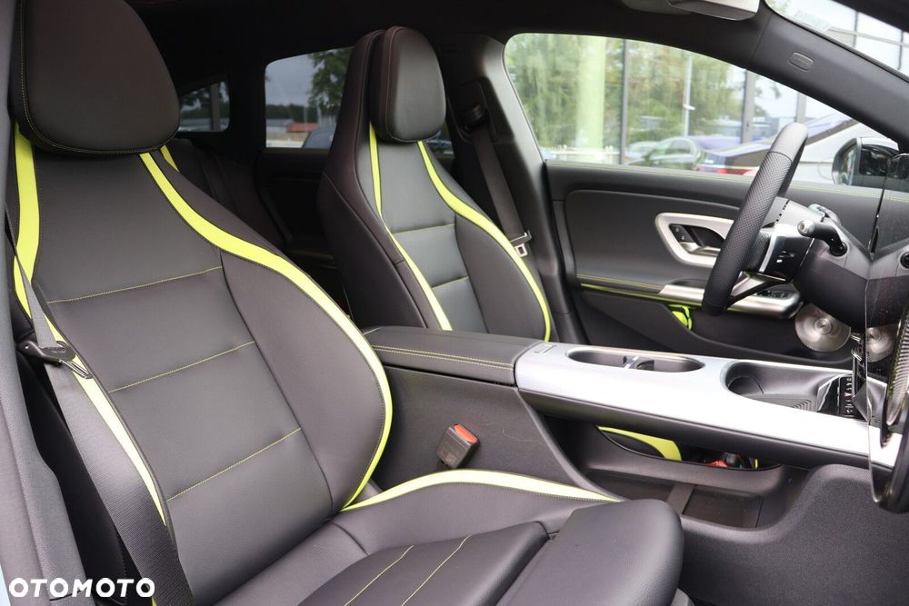 Mercedes-Benz CLA - 11