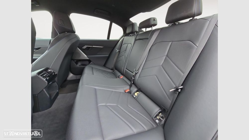 BMW i5 eDrive40 Pack Desportivo M - 14