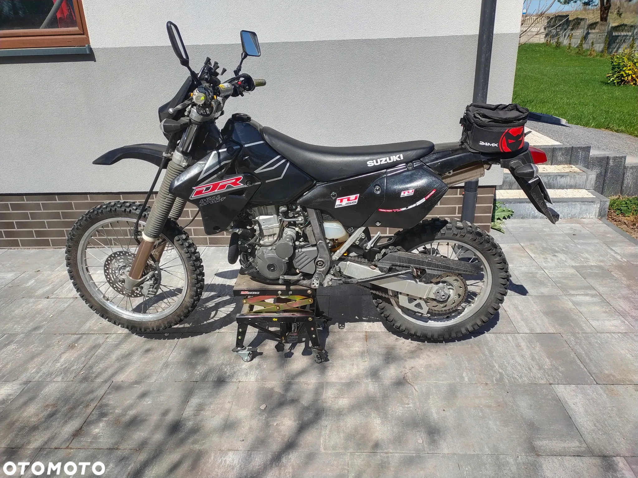 Suzuki DR-Z - 16