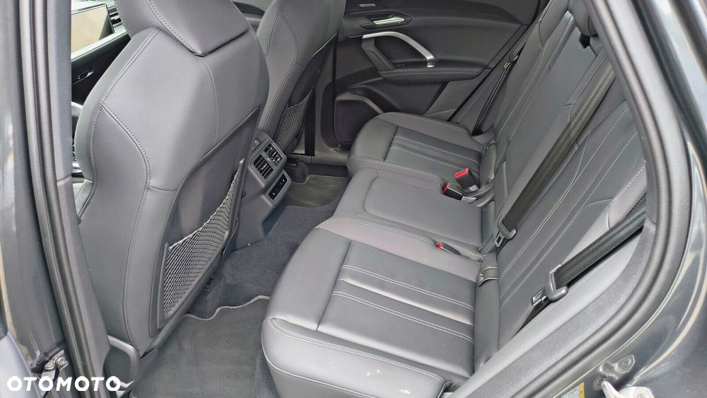 Audi Q5 Sportback - 11